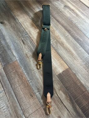 LOUIS VUITTON bandolier bag strap